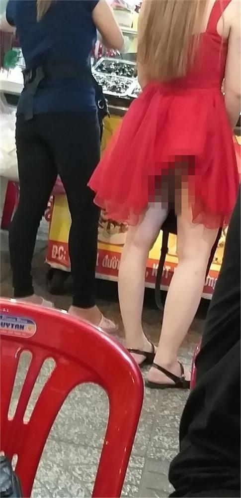 Chụp ảnh cô gái váy đỏ dính tai nạn nhạy cảm, người đàn ông bị dân mạng chỉ trích-1