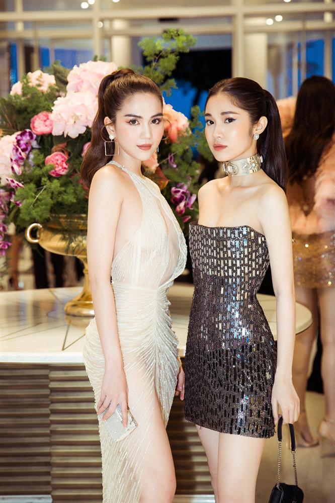 Dự tiệc Cannes 2019, Ngọc Trinh không những lộ nội y, vòng 1 xập xệ mà còn khuyết điểm xấu xí khác-6