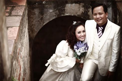 MC Hoài Anh liên tục khoe chồng giàu, ngoại hình bị soi-4