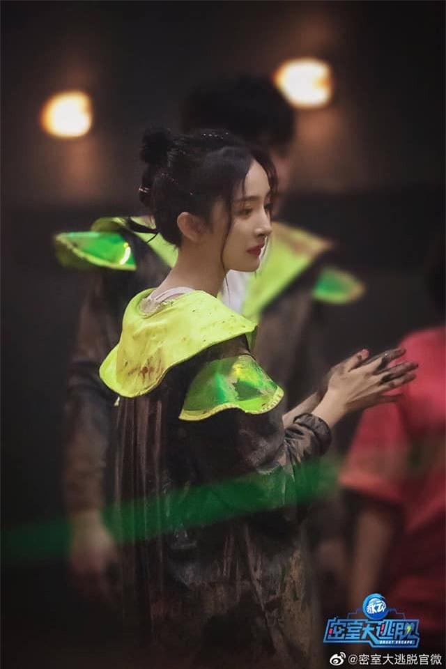 Bị chê diễn dở mặt đơ, Dương Mịch chứng minh khả năng khóc thần sầu trong 1 giây khiến đồng nghiệp thán phục-3