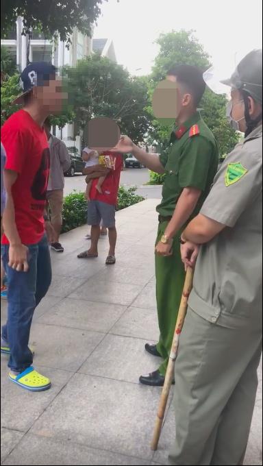 Thanh niên Việt kiều sáng nhất MXH: Xưng mày - tao với người lớn tuổi khi bị nhắc nhở việc để chó tè bậy-2