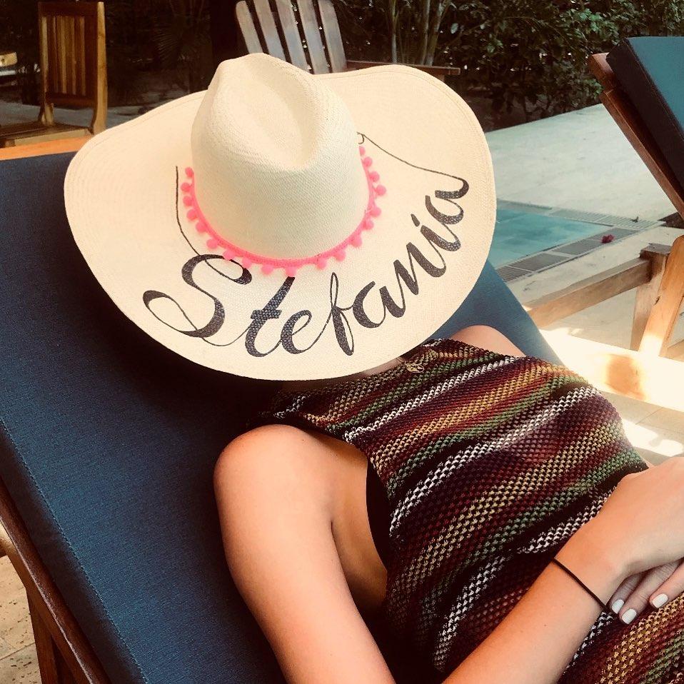 Bản tin Hoa hậu Hoàn vũ 20/5: Phạm Hương dù cố gắng trát cả cân phấn vẫn không bì nổi mặt mộc mỹ nữ Ukraina-4