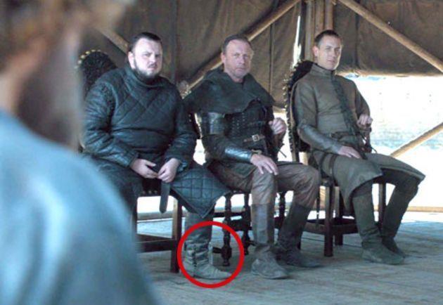 Fan phẫn nộ vì chai nước bị bỏ quên trong tập cuối Game Of Thrones-1