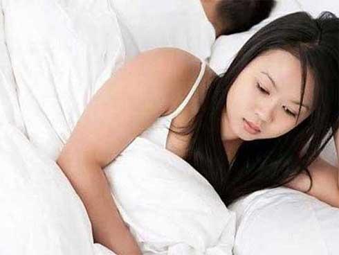 Phó giám đốc ngoại tình, nhờ vợ đi giải quyết hậu quả-1