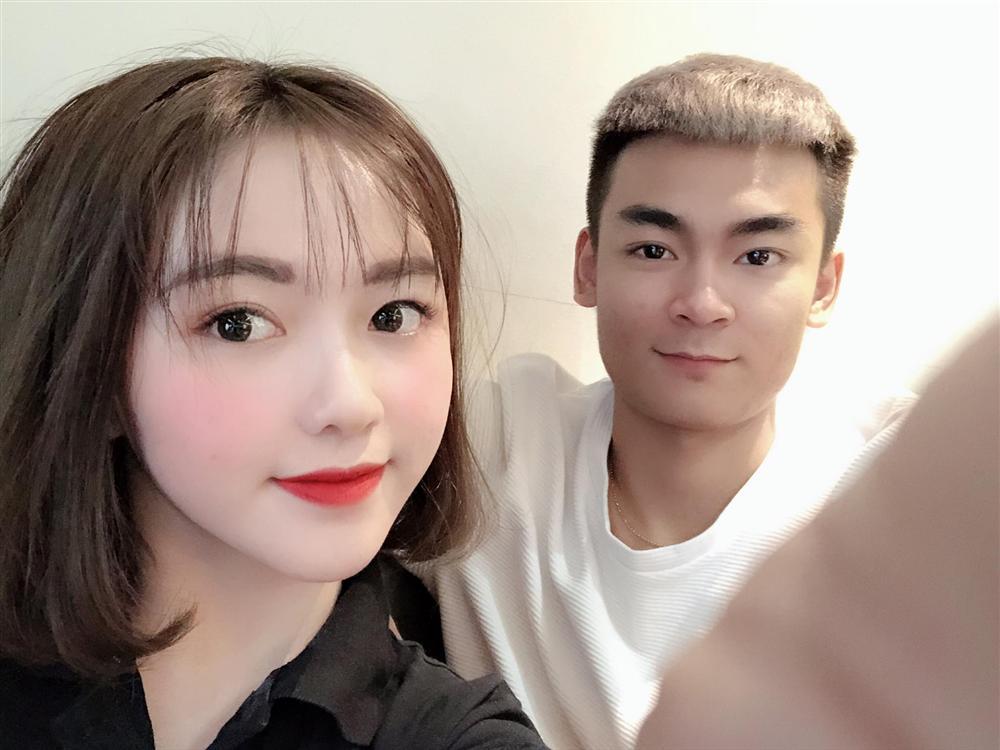 Vóc dáng nóng bỏng của Hà Phương - cô cháu gái xinh đẹp của streamer Quang Cuốn-1