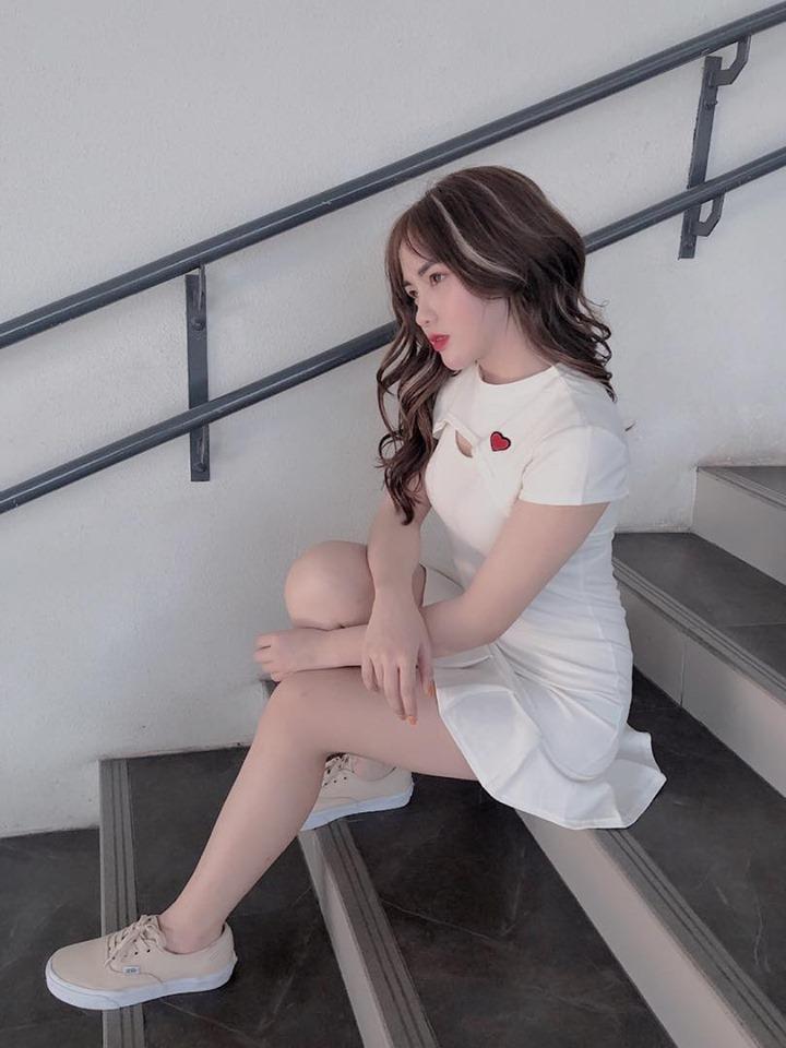 Vóc dáng nóng bỏng của Hà Phương - cô cháu gái xinh đẹp của streamer Quang Cuốn-5