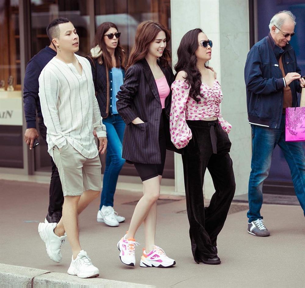 Chơi thân Ngọc Trinh nên Phượng Chanel dù hơn 40 vẫn đam mê màu hồng bất chấp lạc lối đáng sợ đến thế!-3