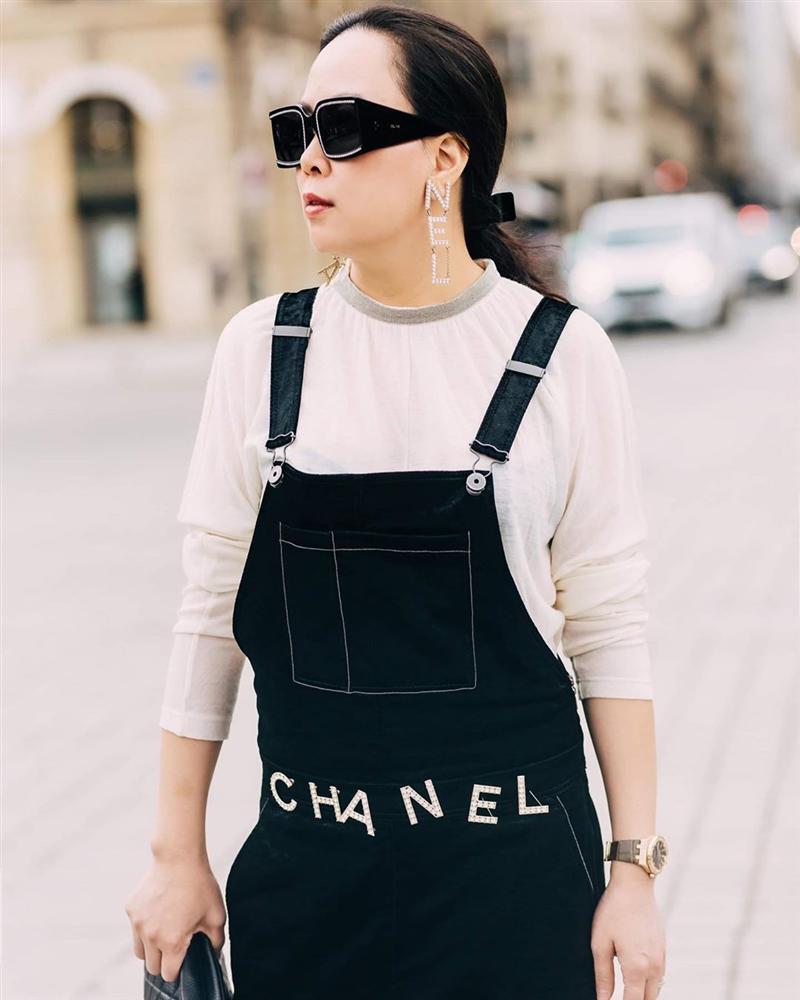 Chơi thân Ngọc Trinh nên Phượng Chanel dù hơn 40 vẫn đam mê màu hồng bất chấp lạc lối đáng sợ đến thế!-8