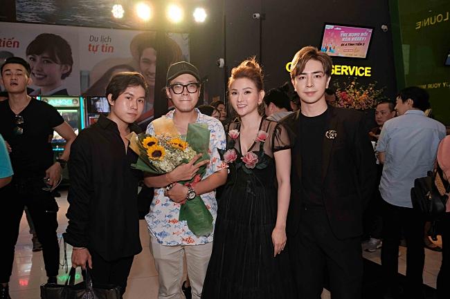 Hậu phẫu thuật thẩm mỹ, Thu Thủy để lộ khuôn mặt biến dạng với chiếc cằm ngày càng đáng sợ-1