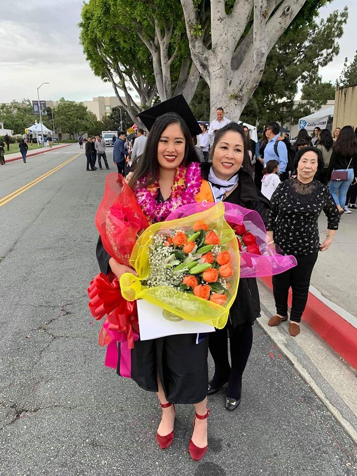 Vừa khoe con trai học hành giỏi giang, nghệ sĩ Hồng Vân lại tự hào khi gái cả tốt nghiệp ĐH danh tiếng ở Mỹ-2