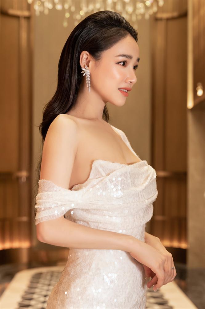 Đăng ảnh Nhã Phương mà quên photoshop, Ngô Kiến Huy - Phạm Quỳnh Anh khiến mỹ nhân bị lộ dung nhan chuẩn mẹ bỉm sữa-4