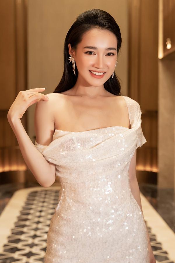 Đăng ảnh Nhã Phương mà quên photoshop, Ngô Kiến Huy - Phạm Quỳnh Anh khiến mỹ nhân bị lộ dung nhan chuẩn mẹ bỉm sữa-5