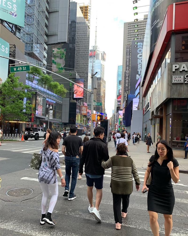 Lần hiếm hoi hoa hậu Phạm Hương khoe nhà sang chảnh tại Mỹ-4