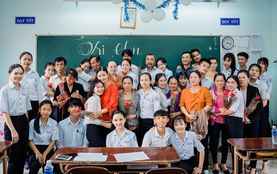 Ảnh kỷ yếu rơi nước mắt của học sinh Vũng Tàu-4