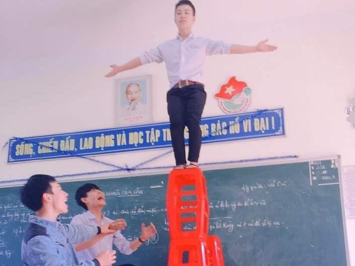 Gái xinh Hà Nội gây tranh cãi nhất MXH sáng nay: Bày đủ trò lố trong siêu thị khiến nhân viên bán hàng nhắc thôi cũng mỏi miệng-5