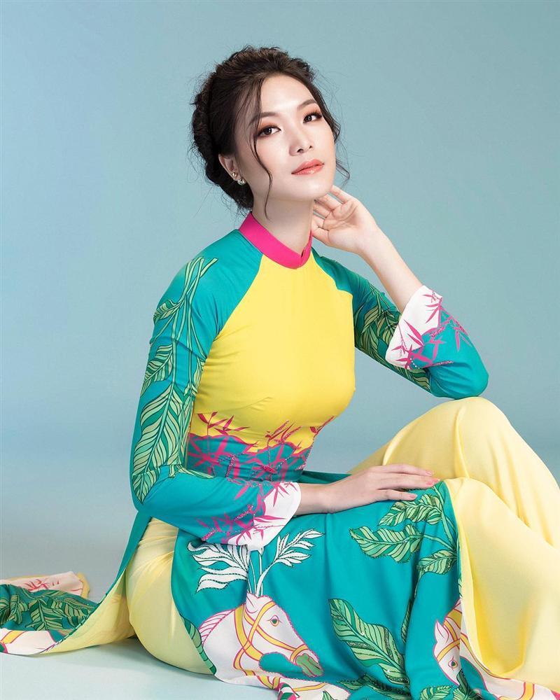 Màn đọ sắc đỉnh cao của song hậu Thùy Dung: Người sắc sảo đến từng đường nét, kẻ hài hòa rất đỗi ưa nhìn-5