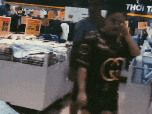 Gái xinh Hà Nội gây tranh cãi nhất MXH sáng nay: Bày đủ trò lố trong siêu thị khiến nhân viên bán hàng nhắc thôi cũng mỏi miệng