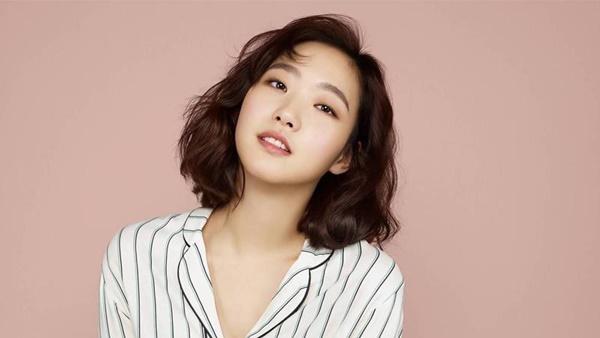 Nhan sắc đẹp lạ của nữ chính đóng cặp cùng Lee Min Ho trong phim mới-2