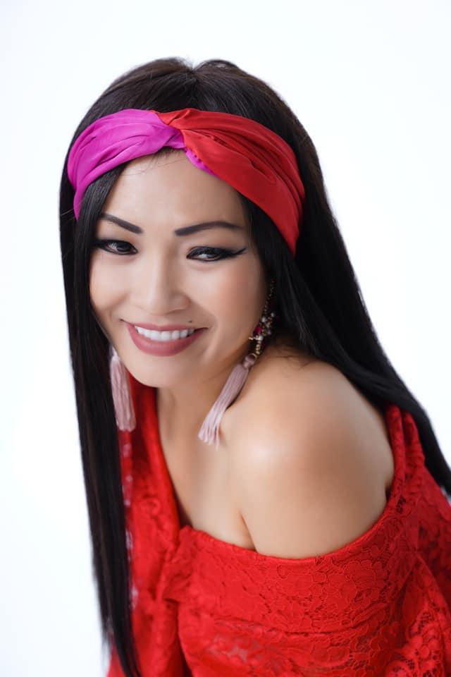 Ngọc Trinh mặc như không ở Cannes, Phương Thanh làm thơ châm biếm hở bạo, mỉa mai trên từng câu chữ-1