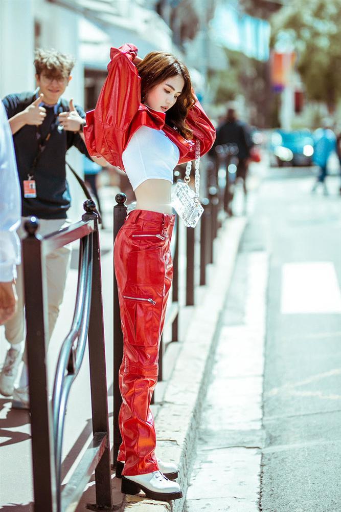 Dự thảm đỏ Cannes phản cảm bao nhiêu thì Ngọc Trinh lại được khen ngợi street style ấn tượng bấy nhiêu-6