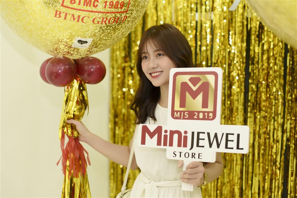 Giới trẻ xiêu lòng ngày ra mắt MiniJewel-1