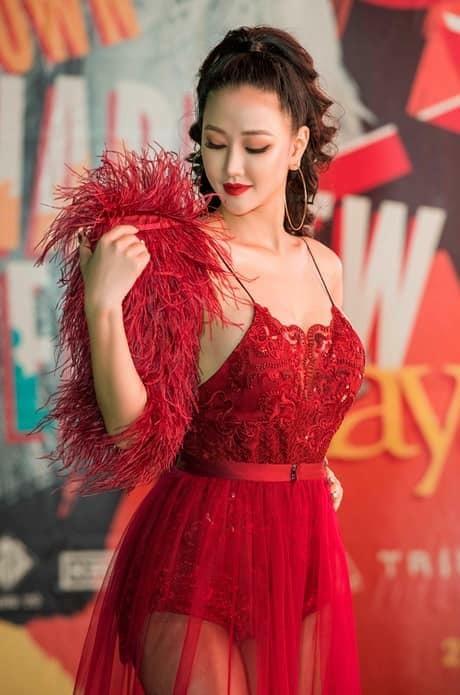 Gu thời trang bốc lửa của mỹ nhân phim Vợ Ba-2