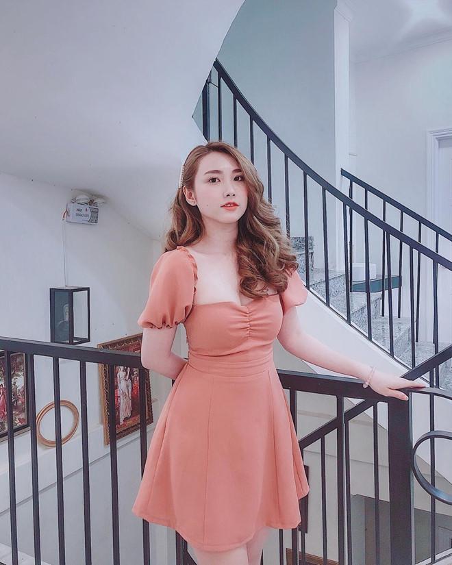 Bạn gái tin đồn của thủ môn Bùi Tiến Dũng ngày càng gợi cảm-4