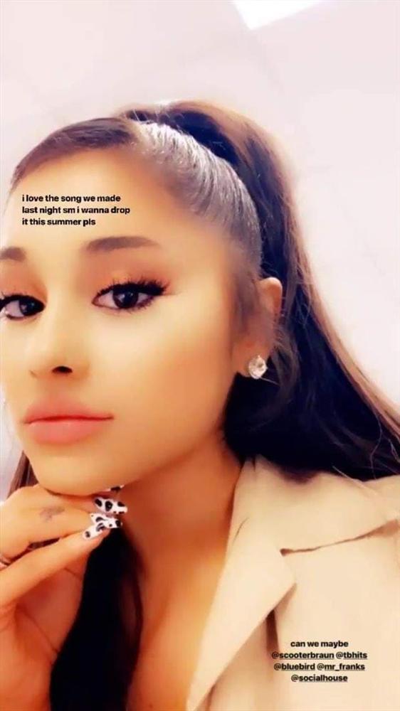 Ariana Grande gửi bài hát mới cho Charlie Puth nghe thử, và đây chính là phản ứng của anh chàng…-2