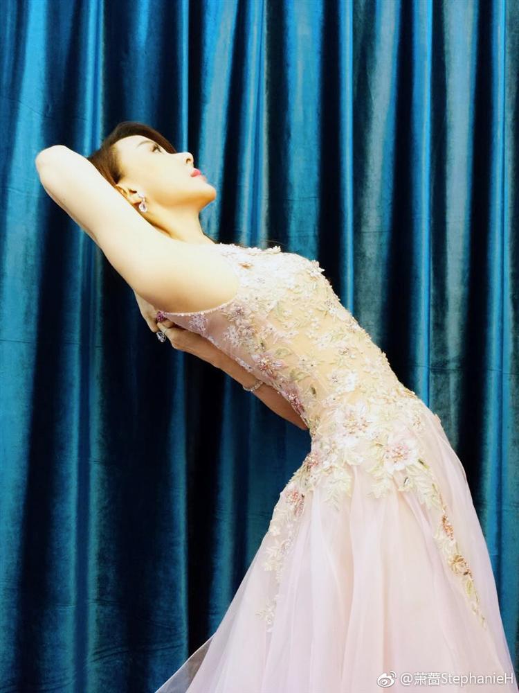 Đệ nhất mỹ nhân xứ Đài khoe thân hình xuất sắc dù đã 51 tuổi-10