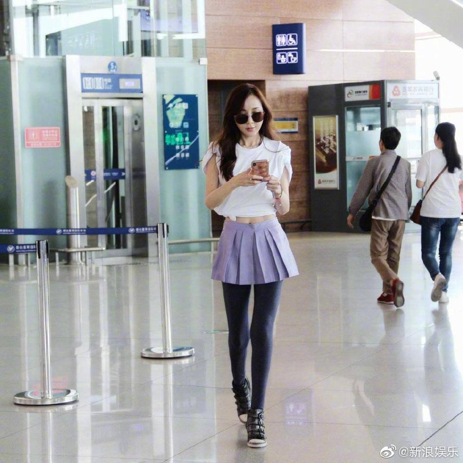 Đệ nhất mỹ nhân xứ Đài khoe thân hình xuất sắc dù đã 51 tuổi-2