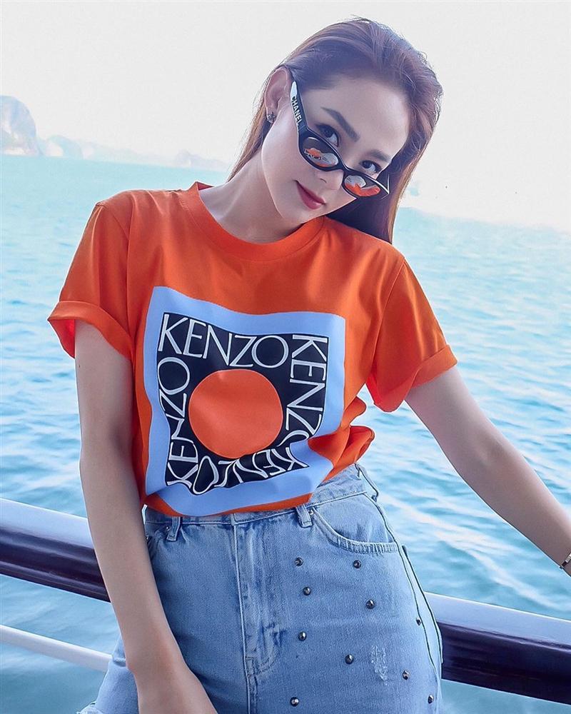 Vợ chồng BB Trần - Ngô Kiến Huy ôm ấp tình tứ trong tiệc vui bạn bè-8