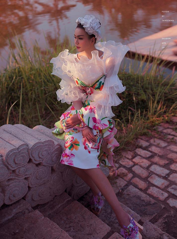 Vợ chồng BB Trần - Ngô Kiến Huy ôm ấp tình tứ trong tiệc vui bạn bè-10