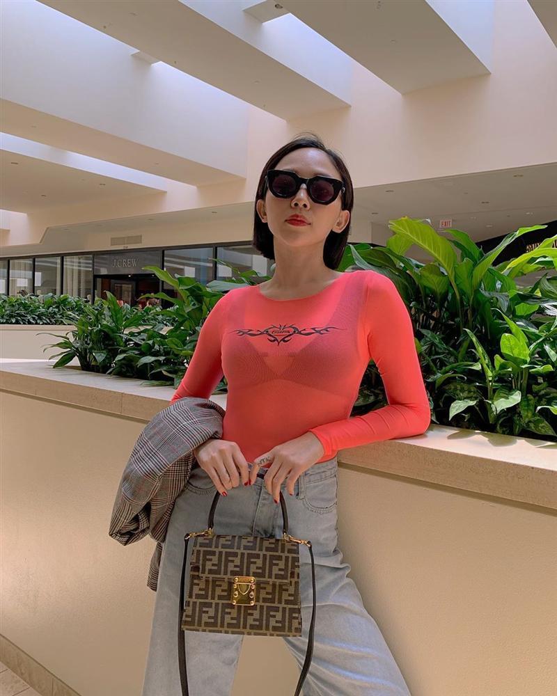 Vợ chồng BB Trần - Ngô Kiến Huy ôm ấp tình tứ trong tiệc vui bạn bè-11