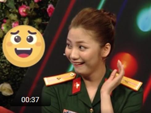 Nữ thiếu úy đẹp như hot girl của Bạn muốn hẹn hò gây xôn xao với ngoại hình nổi bật trong bộ ảnh bên hồ sen-12