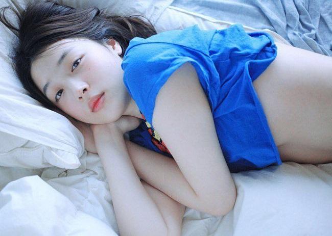 Trước khi tự tử, Sulli gắn liền với hình ảnh idol thích mặt mộc, đam mê thả rông vòng 1-1