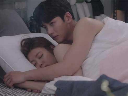 Mẹ gài bẫy đưa tôi lên giường với bạn gái, lý do nói ra ai cũng ngã ngửa-1