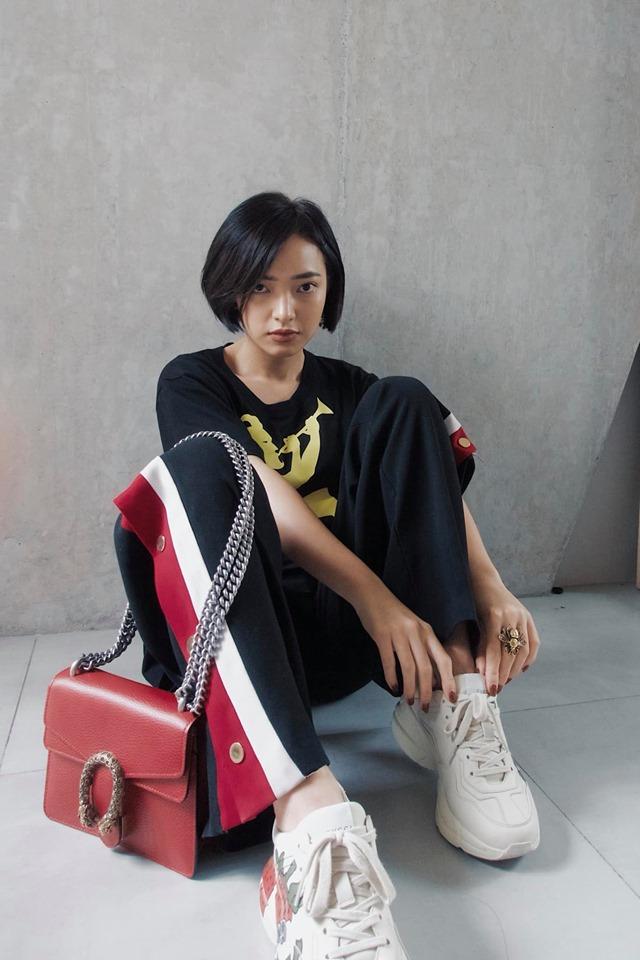 Chơi lầy như fan Đình Trọng: Tung 1.001 kiểu thần tượng khoe ngực tấn công mông phòng thủ trên sân cỏ-2