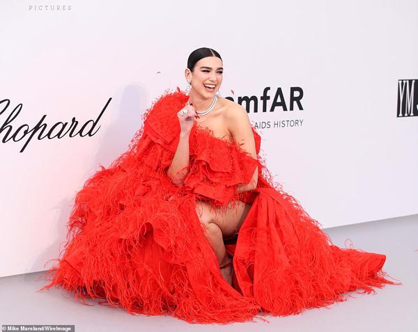 Dàn siêu mẫu thác loạn nhiệt tình trong tiệc thời trang hậu Cannes-2