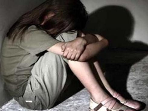 Bé gái nghi bị hiếp dâm trong phòng X-quang: Chụp chiếu tim, phổi nhưng bắt cởi cả quần lót..-2