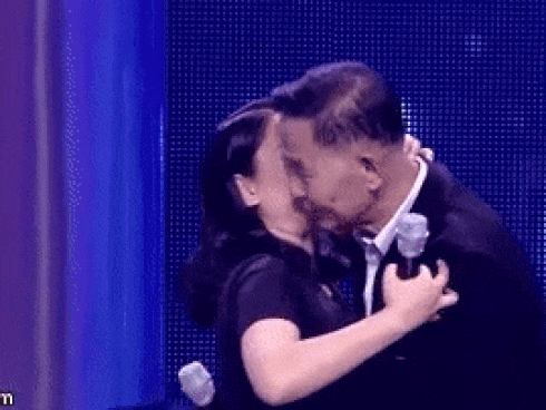 Cặp đôi 'ông - cháu' hơn kém nhau 54 tuổi gây sốt khi tình quá tình trên sóng truyền hình