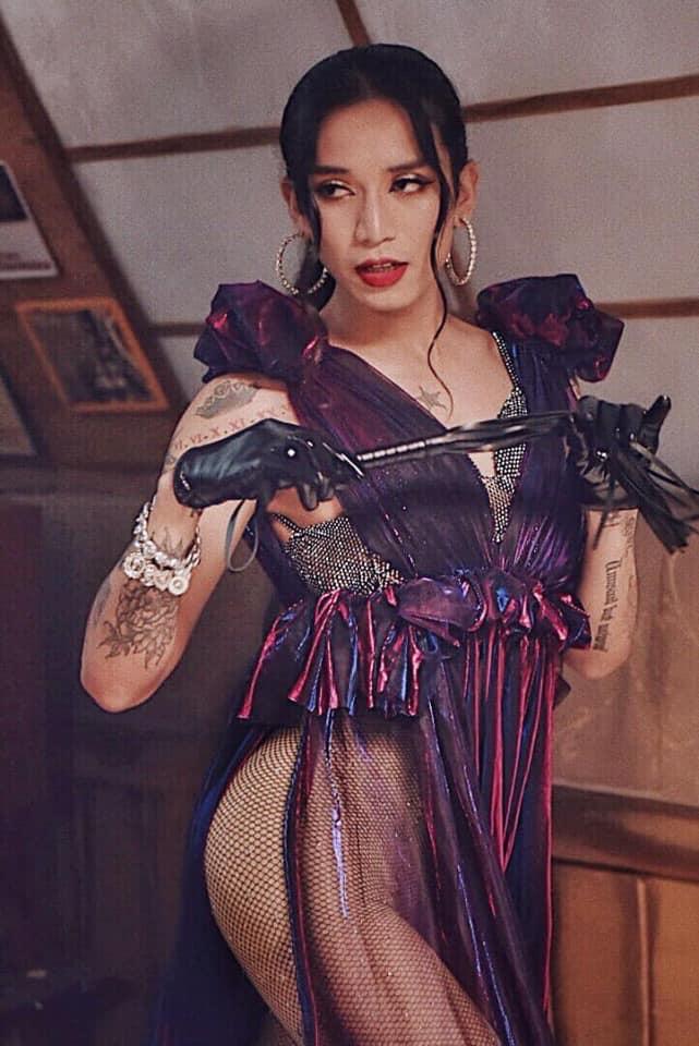 Bị chê cởi hết mà vẫn không sexy bằng BB Trần, Ngọc Trinh bất ngờ phản ứng ngược đời khiến dân mạng giật nảy-5