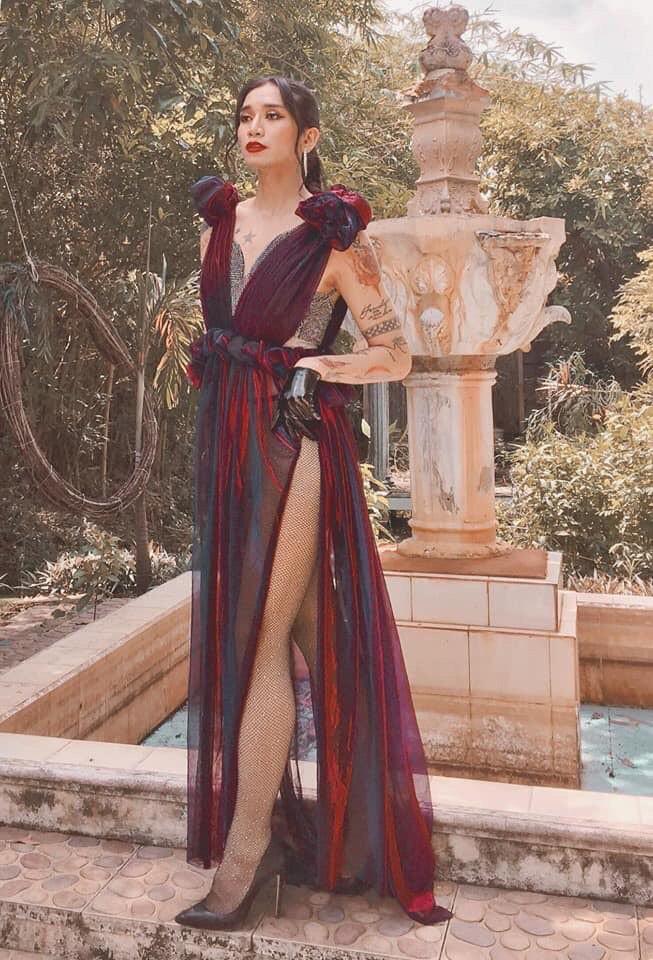 Bị chê cởi hết mà vẫn không sexy bằng BB Trần, Ngọc Trinh bất ngờ phản ứng ngược đời khiến dân mạng giật nảy-6