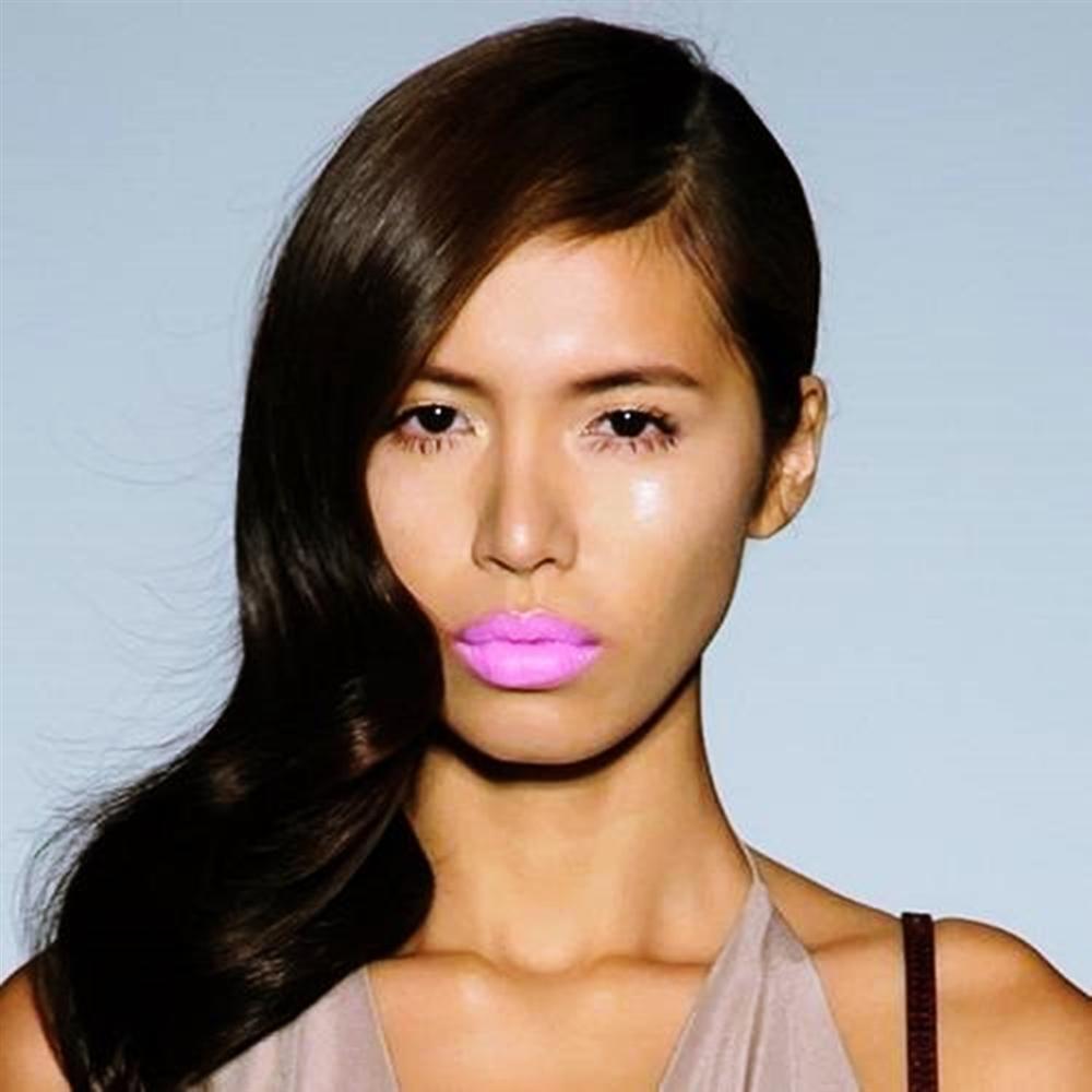 Phát hoảng vì đôi môi dầy như hai miếng thịt bò của Minh Tú khi đóng quảng cáo-7