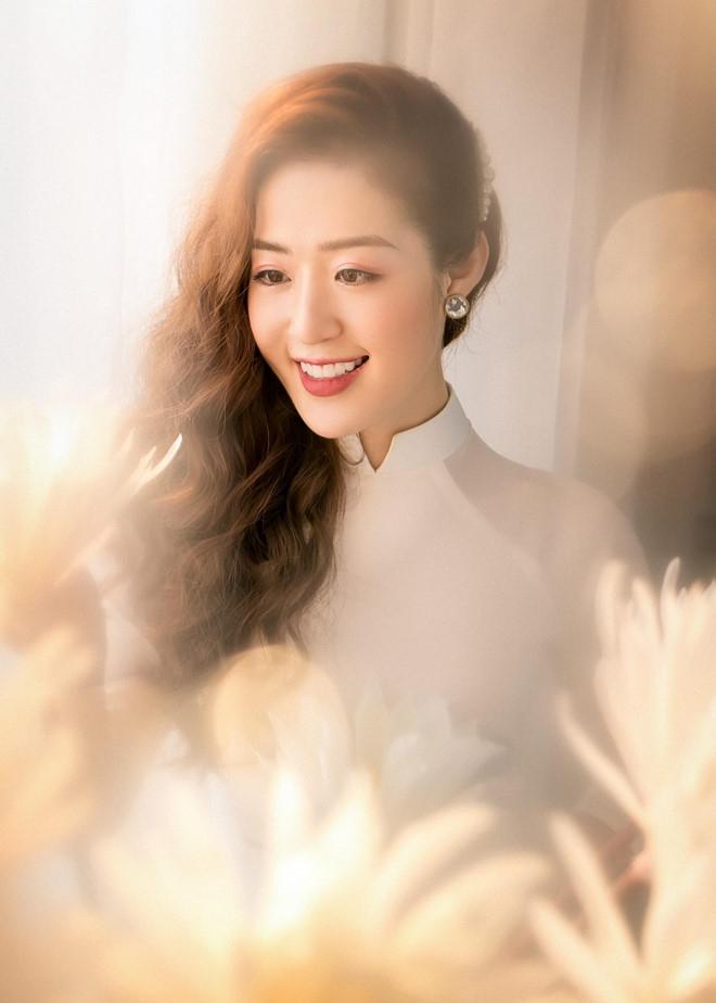 Dân mạng phát sốt với nữ MC thời tiết của truyền hình Quảng Ninh-4