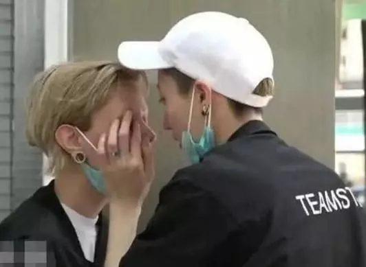 Con gái Thành Long và bà xã xuất hiện tại bệnh viện phụ sản với mong muốn có con?-3