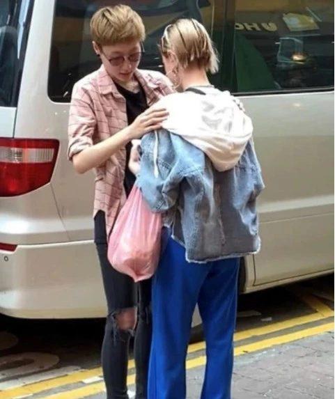 Con gái Thành Long và bà xã xuất hiện tại bệnh viện phụ sản với mong muốn có con?-6