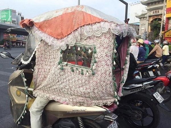 Giật mình vì đôi chân quái dị của người phụ nữ trên đường phố, nhưng sự thật là...-4