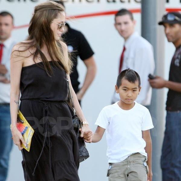 Những con nuôi có cơ hội thừa kế tài sản kếch xù của người nổi tiếng-3