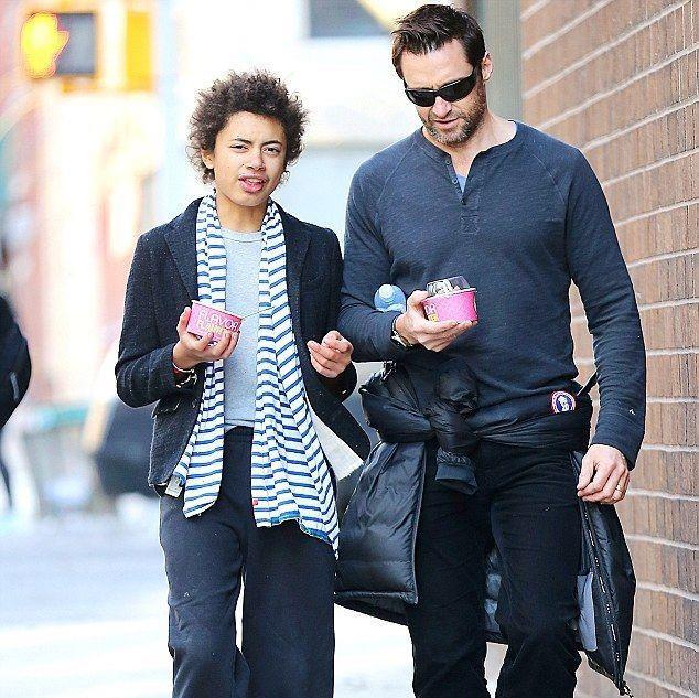 Những con nuôi có cơ hội thừa kế tài sản kếch xù của người nổi tiếng-6