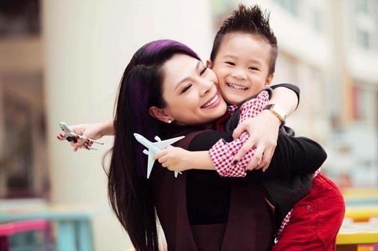 Những con nuôi có cơ hội thừa kế tài sản kếch xù của người nổi tiếng-9